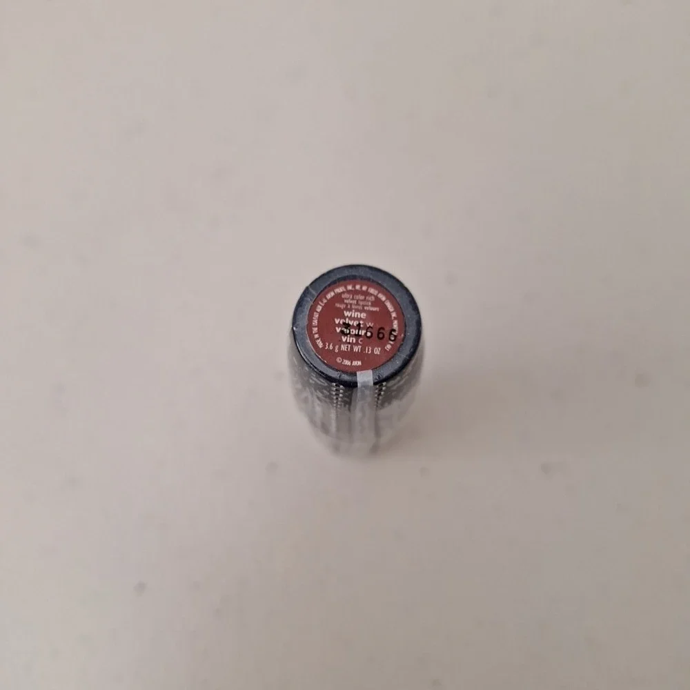 NEW Sealed AVON ULTRA COLOR rich velvet LIPSTICK lip color - WINE VELVET‎